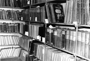 Archivregal im Keller des Gebäudes Parkstraße 4 (1954 - 1966)