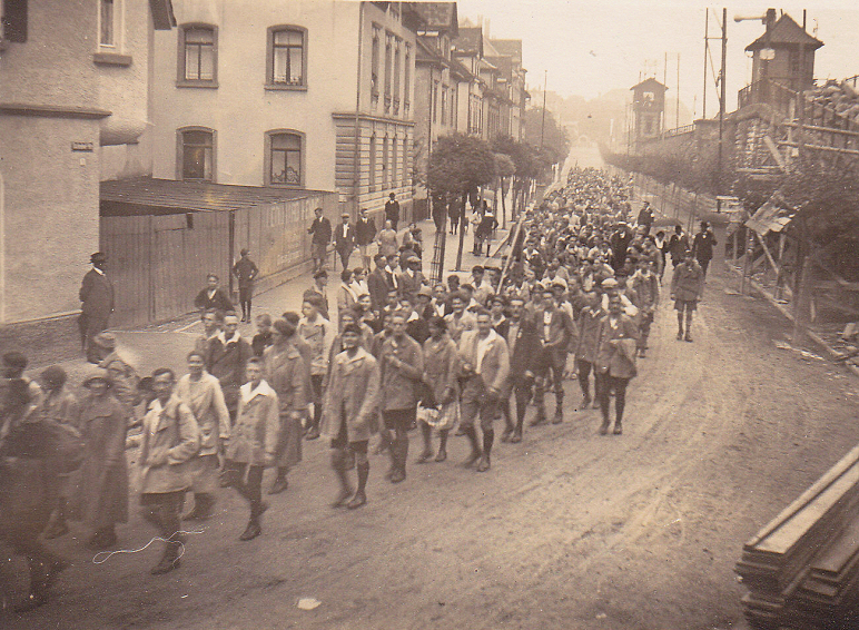 Abb.9: Hausweihe und Festumzug in Geislingen, 17.07.1927